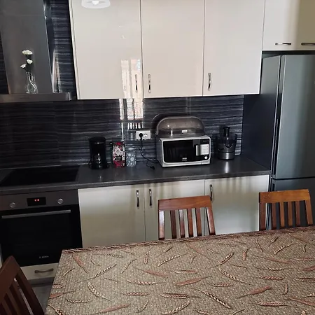 Family 12 Apartman *